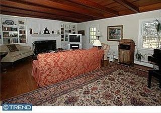 3rd image of 825 Good Dr