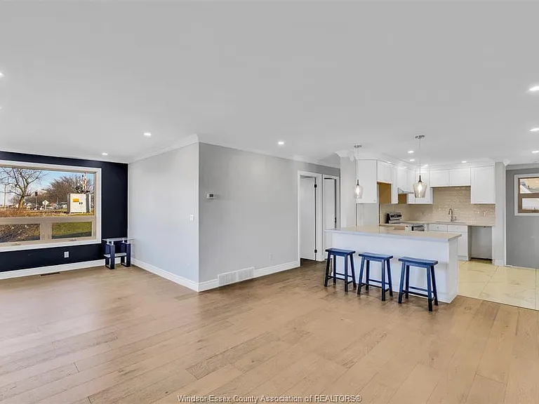 142 1st St — Photo 10