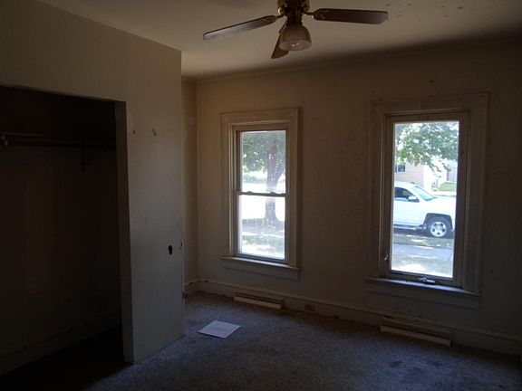 5th image of 416 E Sanborn St