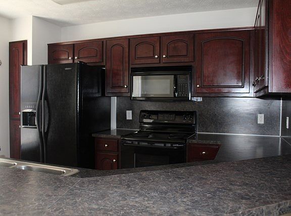 4th image of 23 Lake Ct