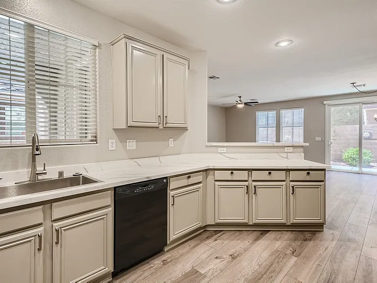 25 Red Oak Canyon St #1 — Photo 8