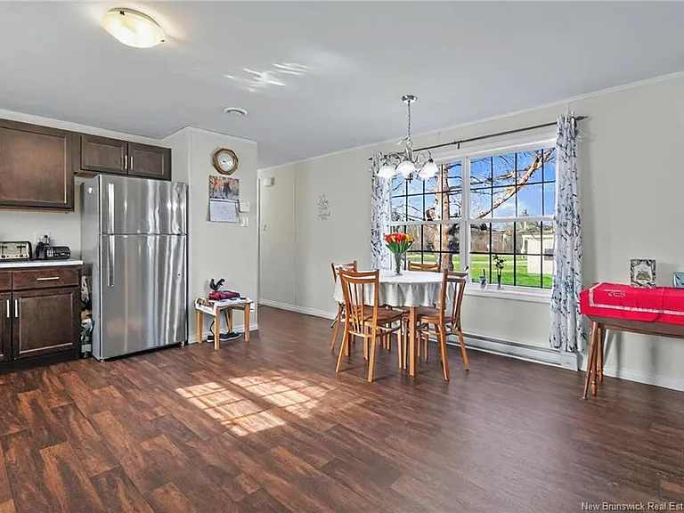 9 Daffodil Ln — Photo 4