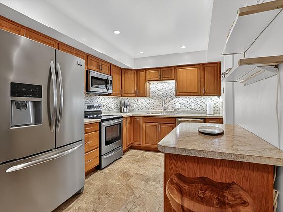 2nd image of 2055 Carriage Dr SW #2055H