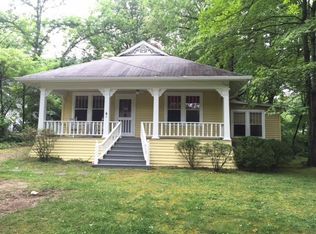 219 W Brow Rd, Lookout Mountain, TN 37350