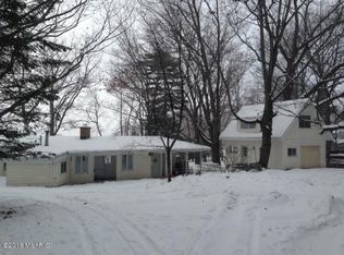 10733 Oak St, Mecosta, MI 49332