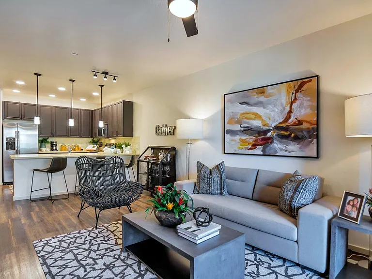 Noria Robson Luxury Apartments — Photo 40