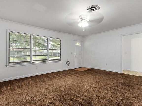 3rd image of 609 Ave K