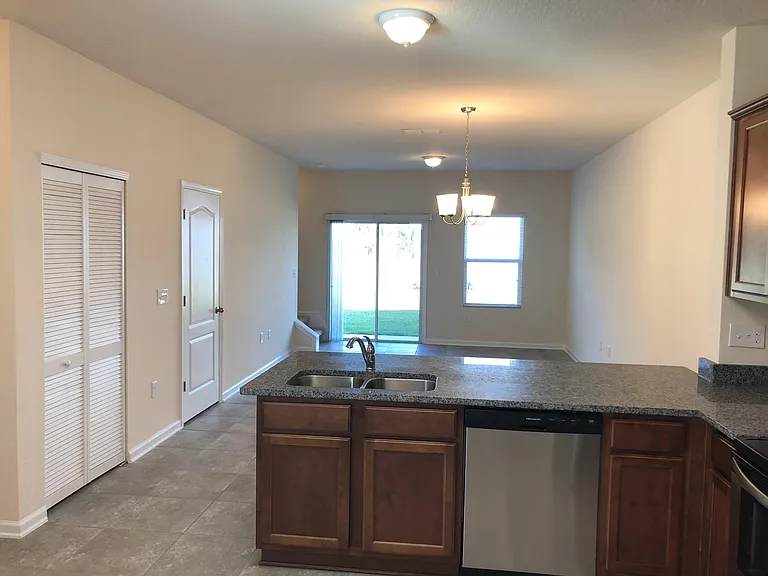 733 Servia Dr — Photo 3
