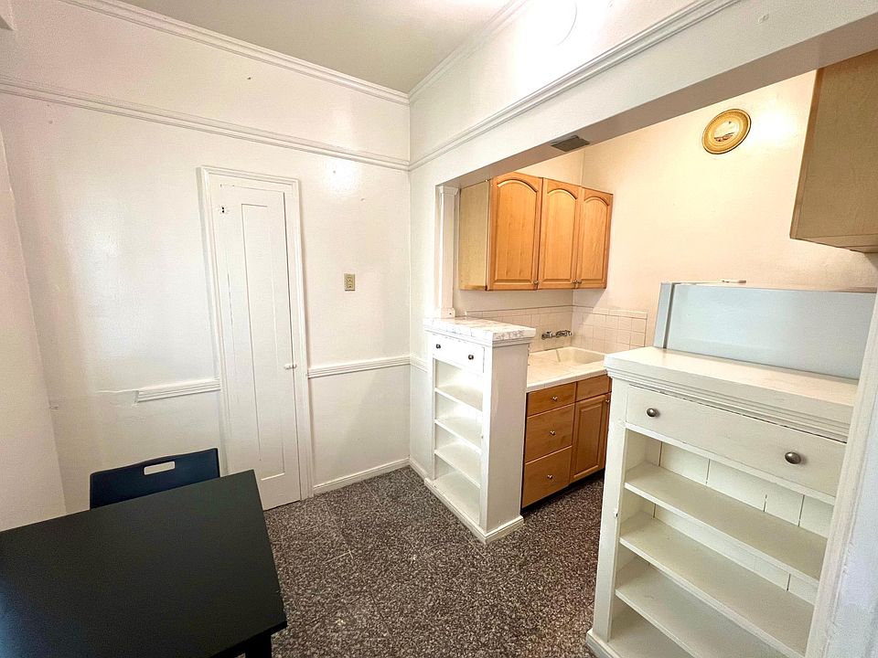 1st image of 525 Stockton St #204