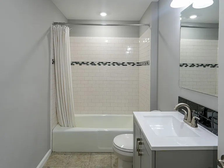 2136 S 17th St — Photo 10