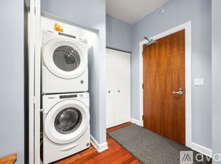 233 E 13th St APT 503, Chicago, IL 60605
