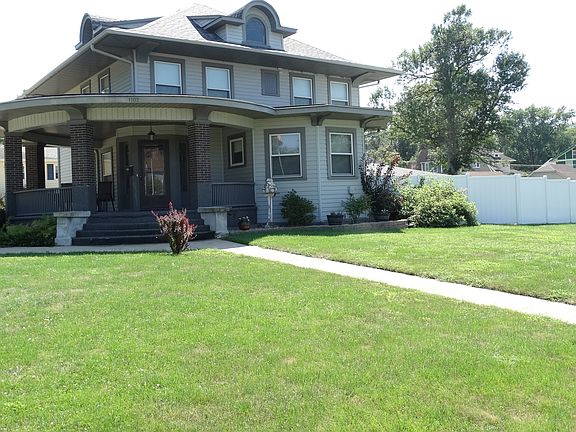 2nd image of 1102 G Ave