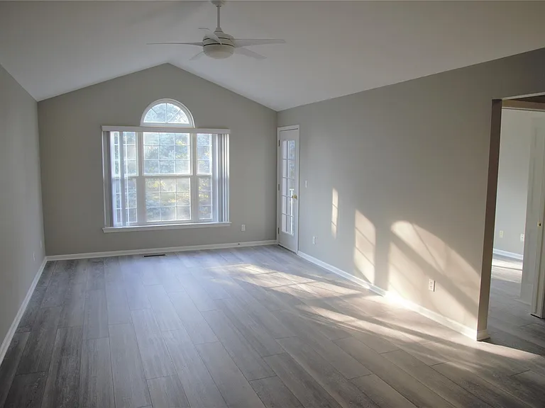 5400 Pine Aires Dr — Photo 4