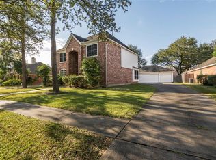 2042 Barrington Pointe Dr, League City, TX 77573