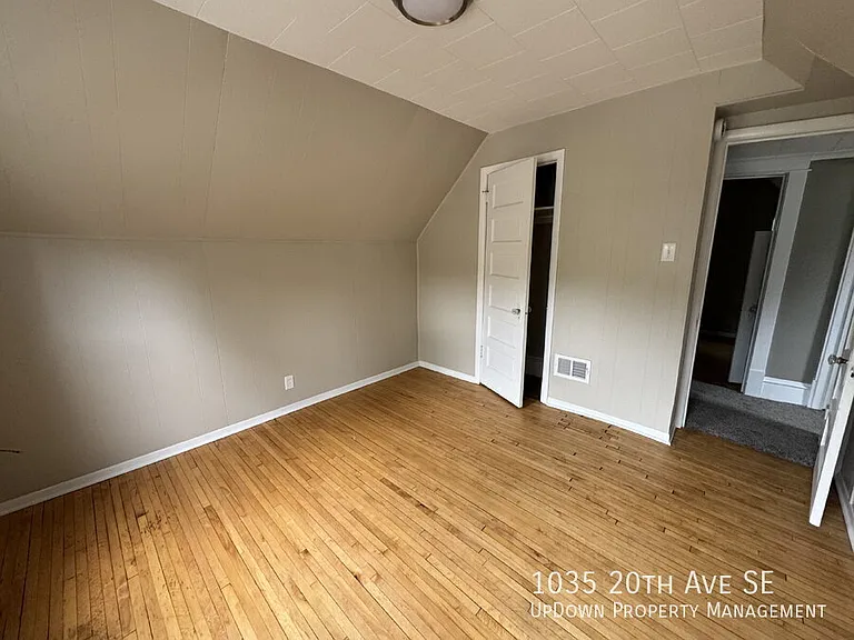 1035 20th Ave SE — Photo 14