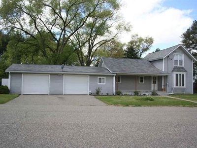 100 Schreier Dr, Camp Douglas, WI, 54618