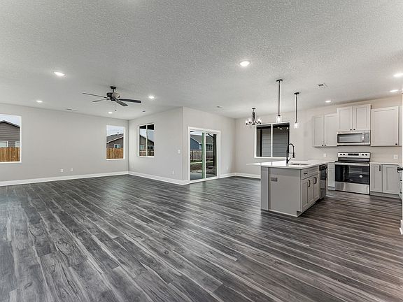 5th image of 4418 S Mount Carmel Ave