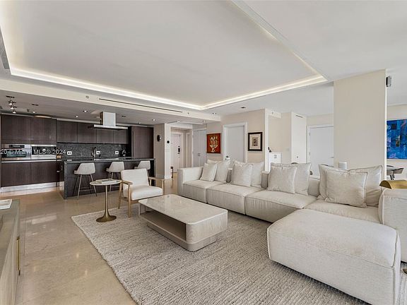 5th image of 101 Ocean Dr #907