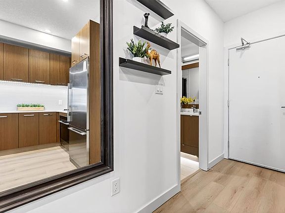 3rd image of 323 N 20th Ave SW #117