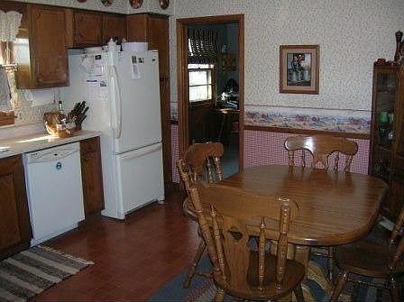 3rd image of 2243 Sunnyside Cir