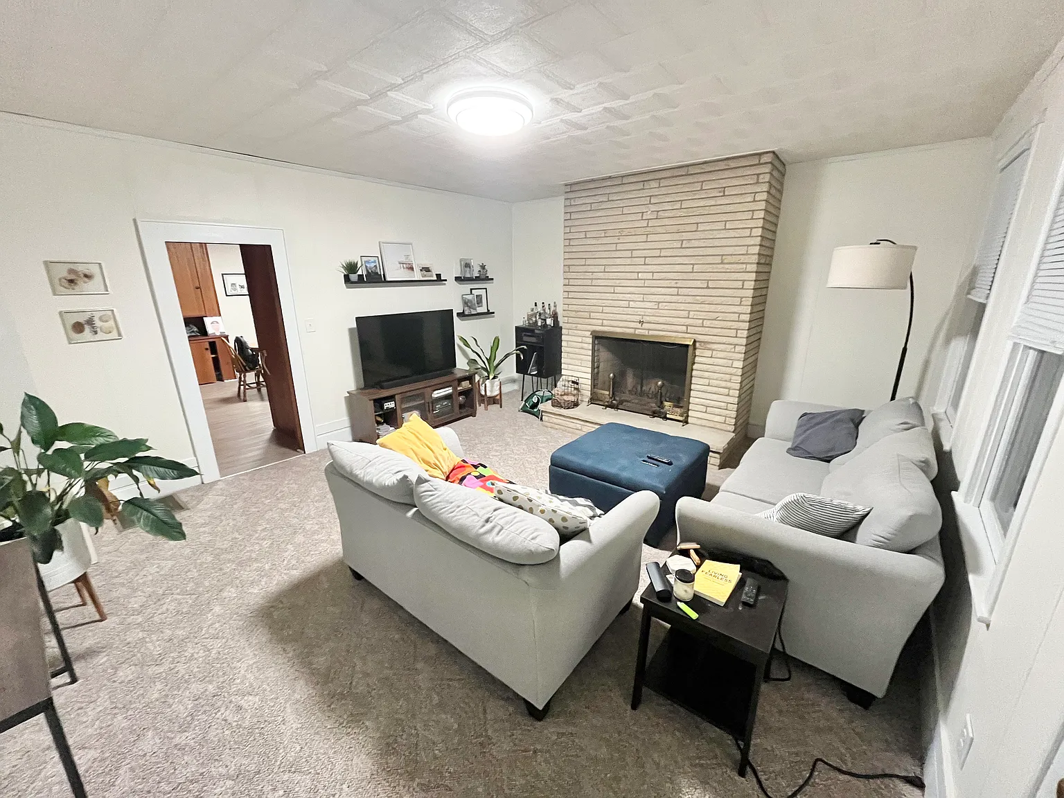 3 bed, 1.5 bath, 1290 sqft, $1,850 — Photo 1