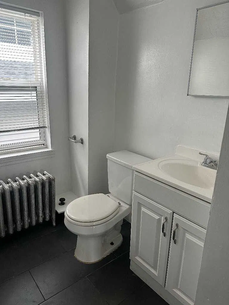 3 bed, 999 sqft, $3,390 — Photo 2