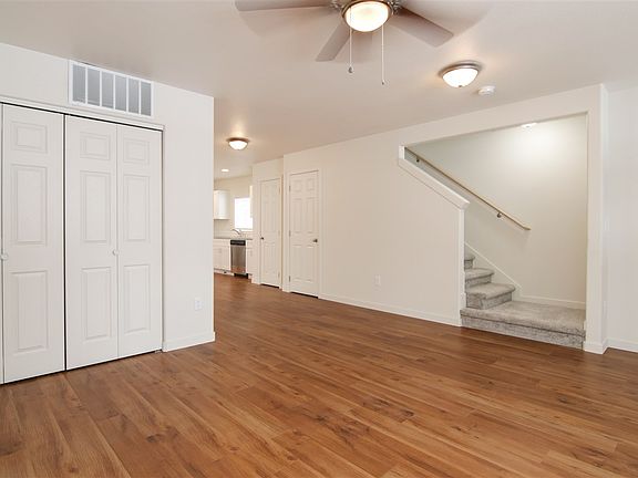 4th image of 519 E B St