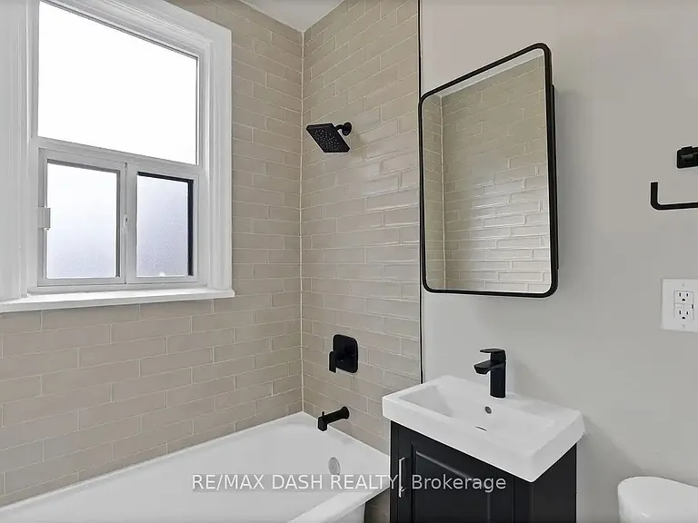 50 Raglan Ave #5 — Photo 9