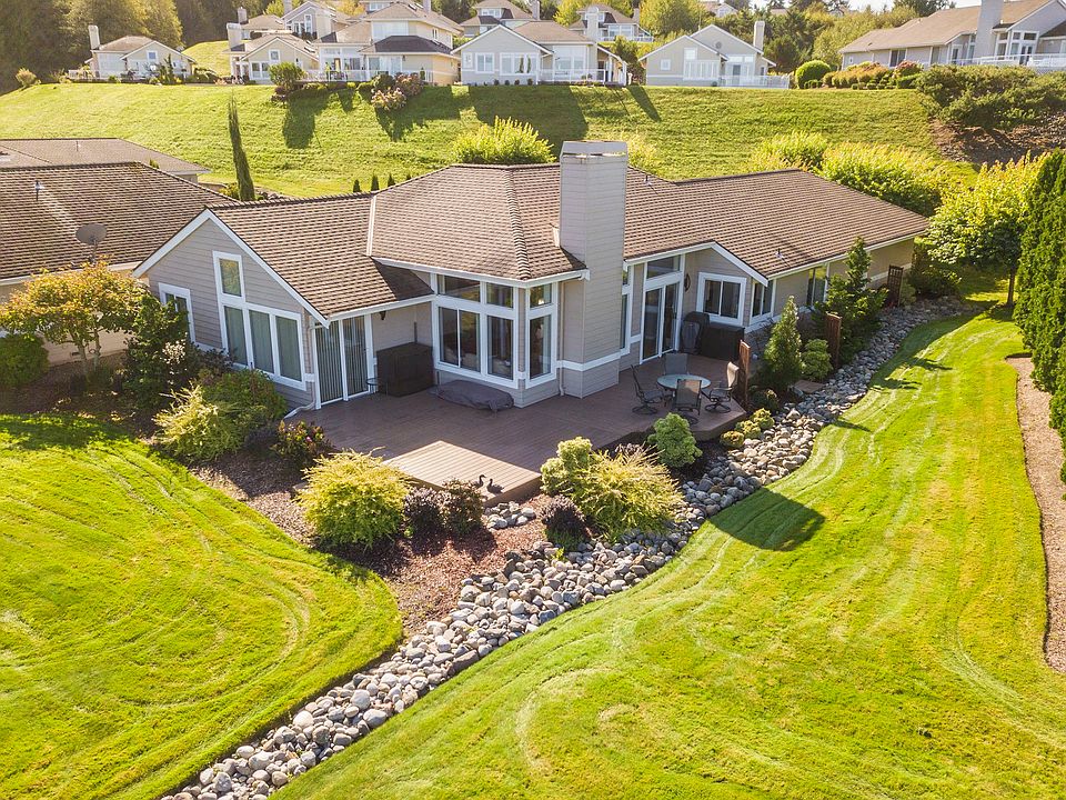 1st image of 221 Windrose Dr