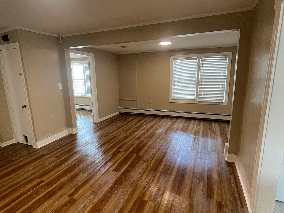 27 Whiting Rd #1