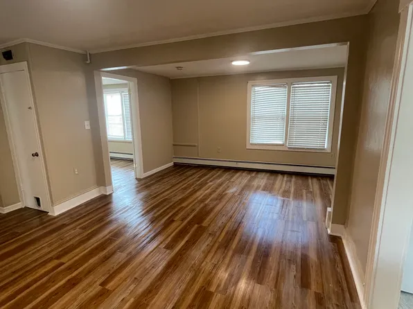 27 Whiting Rd #1, East Hartford, CT 06118