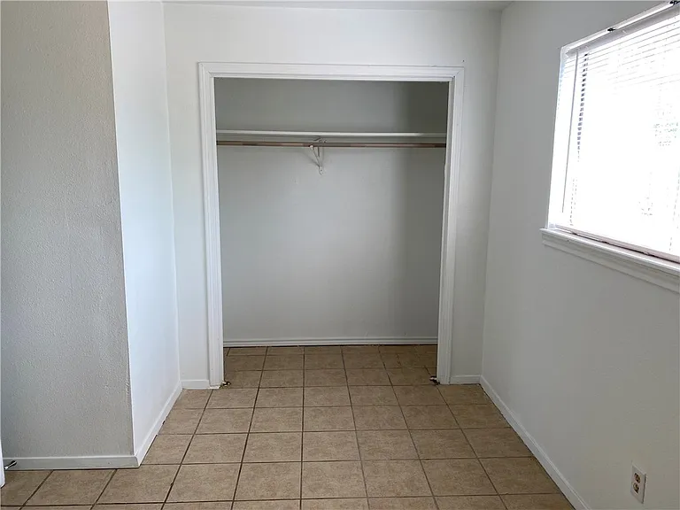 1004 Austin St #5 — Photo 9