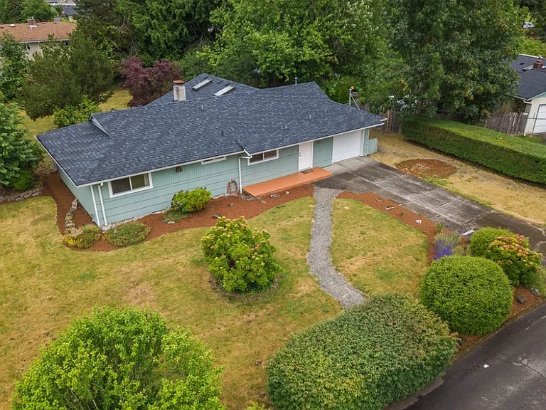 1319 Gemini St SE — Photo 3