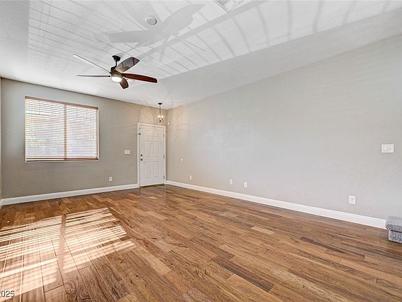 4th image of 10120 Lexington Pines Ave