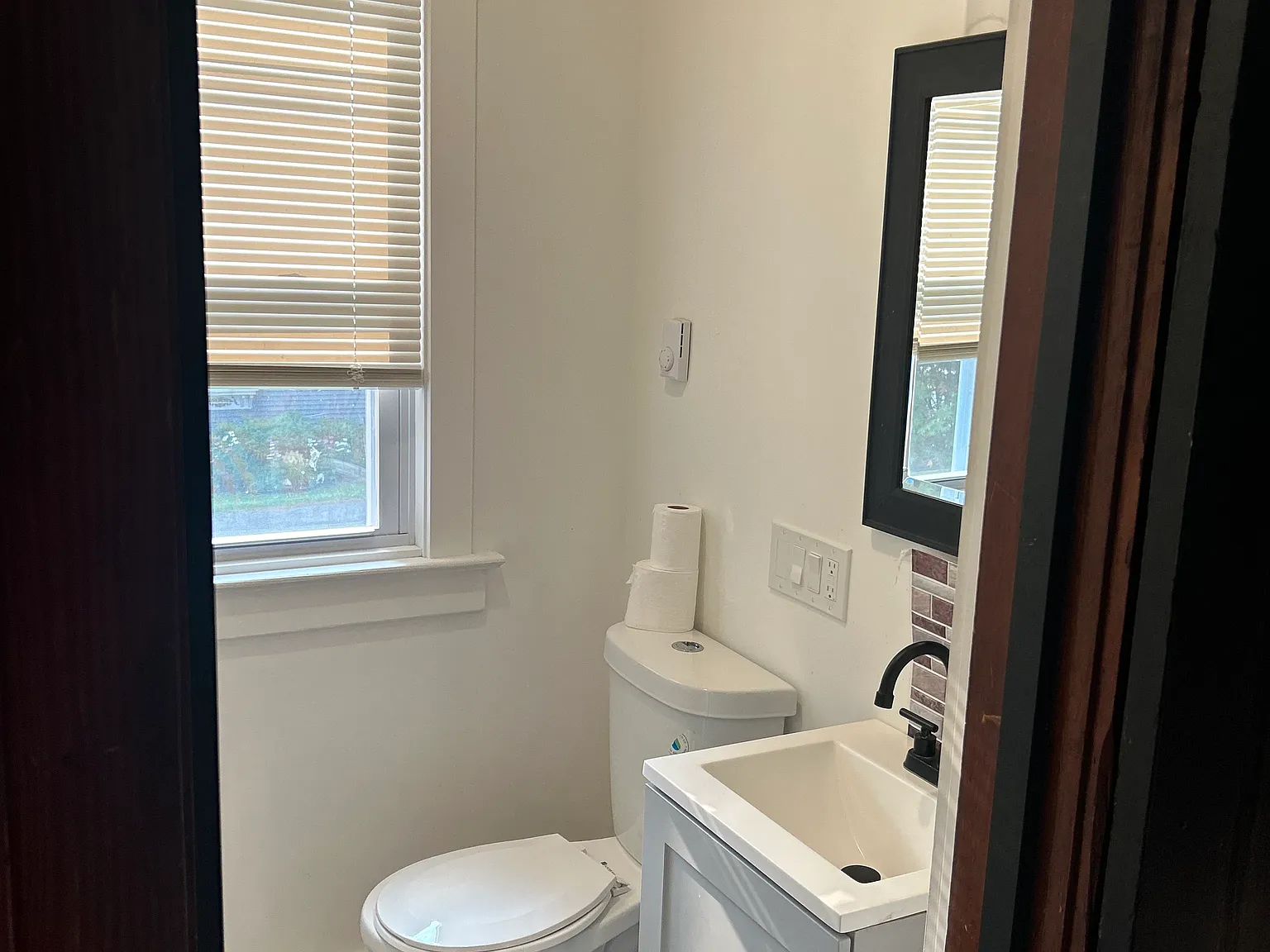 3 bed, 1200 sqft, $2,500 — Photo 2