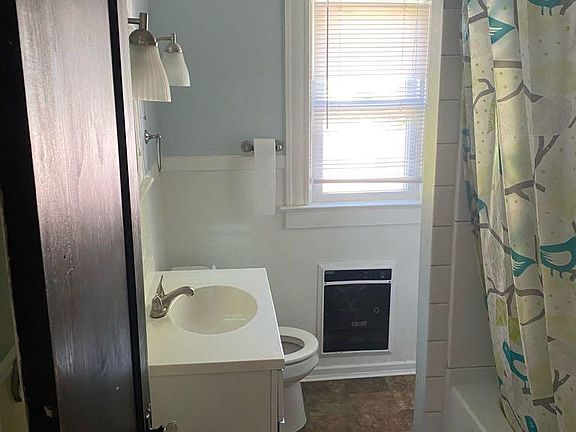4th image of 319 Stowe St #2