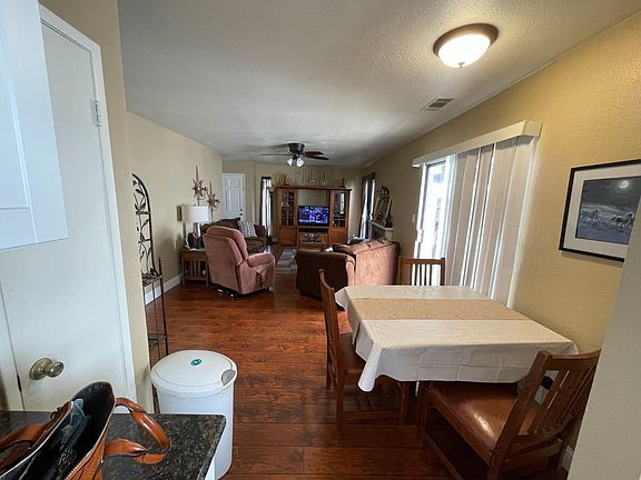 4th image of 2605 Parklane