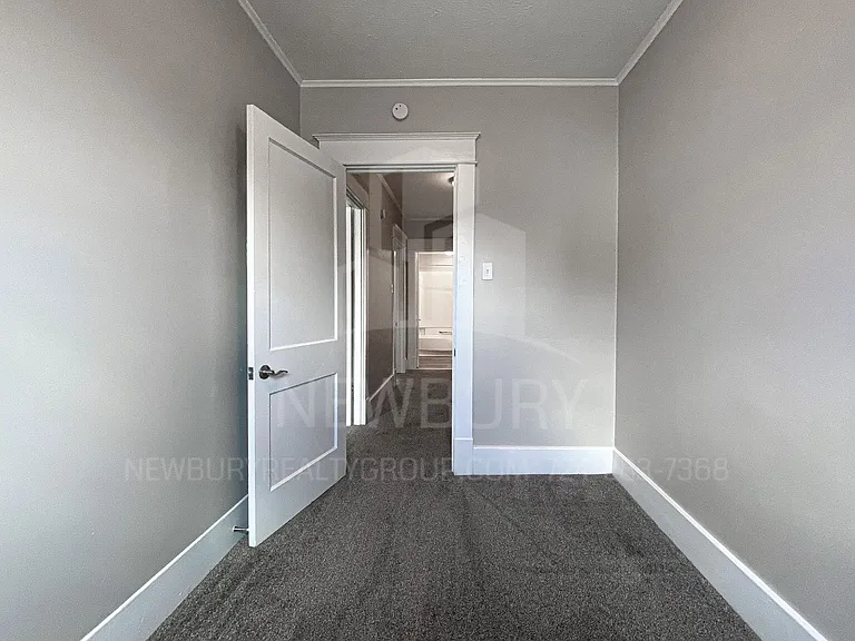 303-317 Wilson Ave — Photo 47
