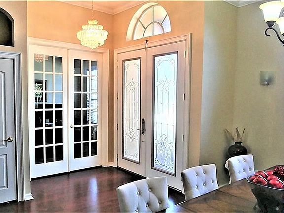4th image of 10234 Meadow Crossing Dr