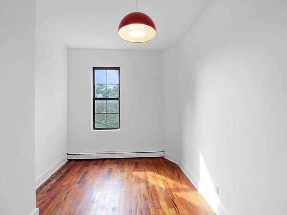5th image of 1181 Putnam Ave APT 3
