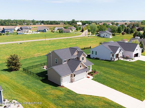 2nd image of 2294 W Gallant Fox Way