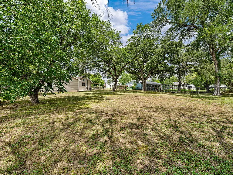 11700 N Oak St — Photo 51
