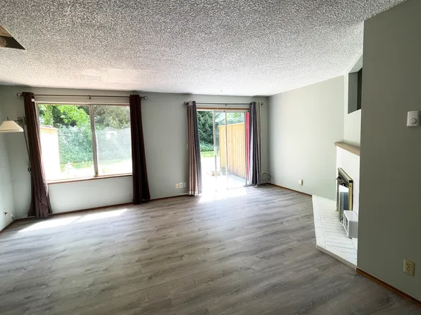 1392 Quaker St, Eugene, OR 97402