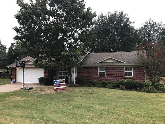 3rd image of 134 Pebble Branch Ln