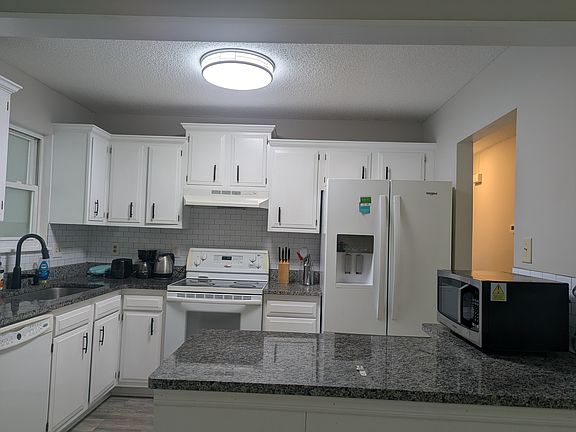 5th image of 6521 Cadbury Dr