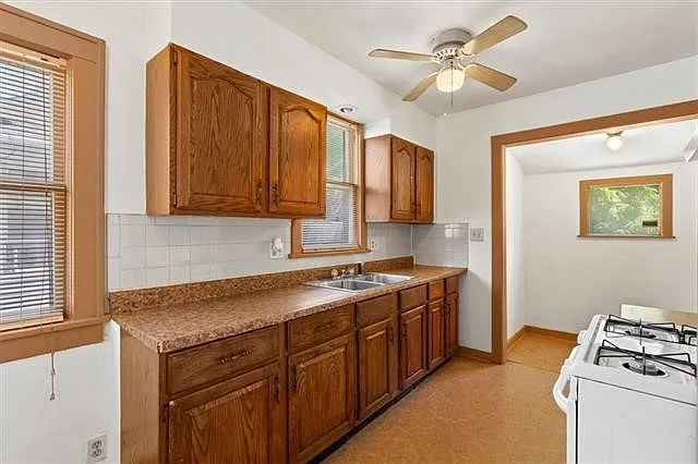 5345 Swope Pkwy — Photo 8