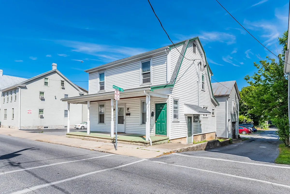 Building Photo - 107A E Burd St #A