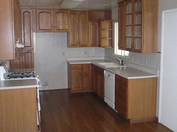 5th image of 7204 Larchmont Dr