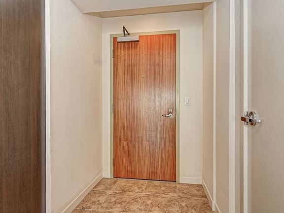 2nd image of 800 The Mark Ln Unit 403