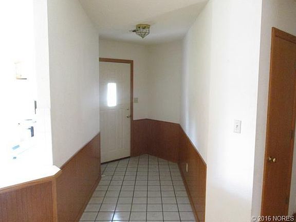 2nd image of 510 Garden Ln